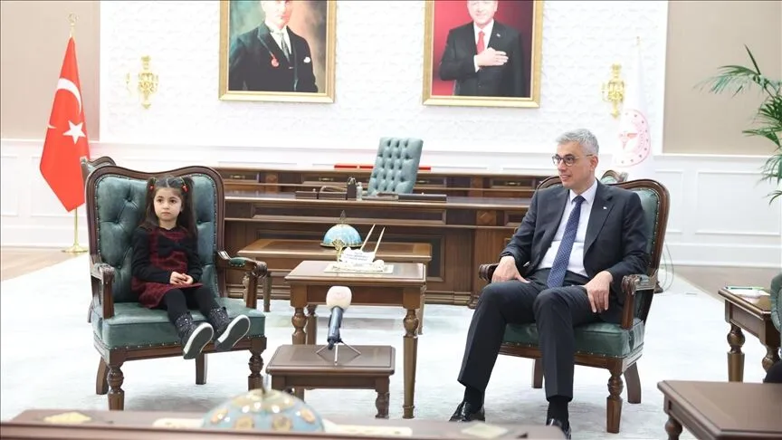 Sağlık Bakanı Memişoğlu'ndan sağlık elçilerine dondurma sözü