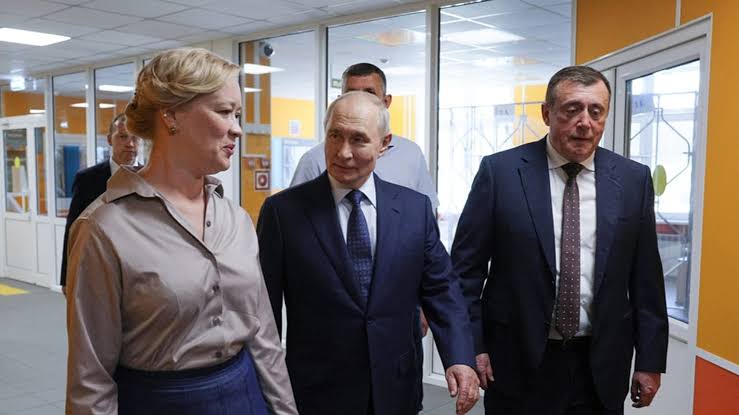 Putin’den tartışmalı Kuril Adaları ziyareti: Japonya tepki gösterdi