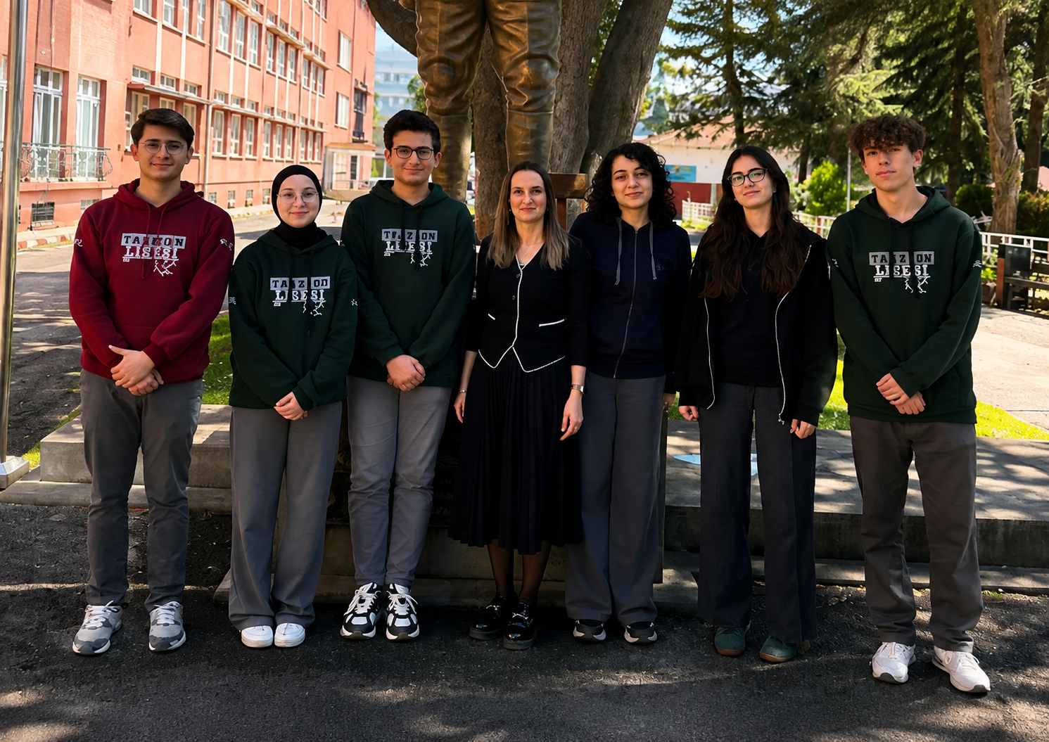 Trabzon'da fen lisesi öğrencileri İHA yarışmasına