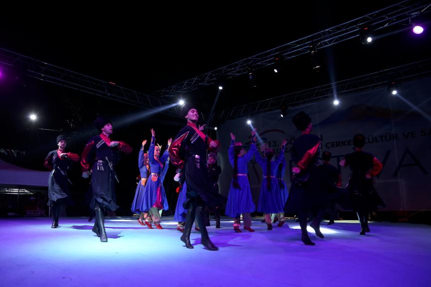 Kabardinka halk dansları topluluğu İstanbul ve Ankara'da