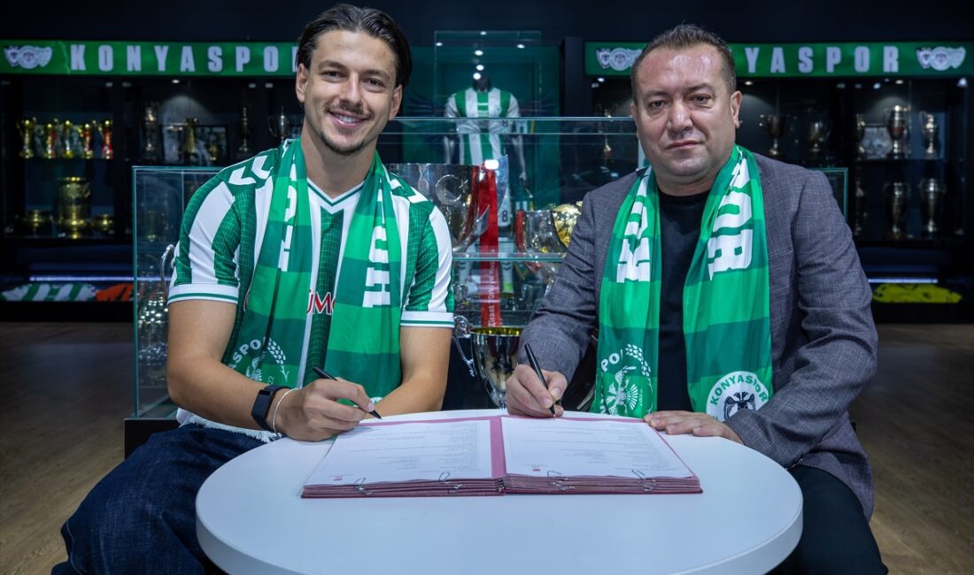 Konyaspor 3 yıllık sözleşme ile Enis Destan'ı kadrosuna kattı