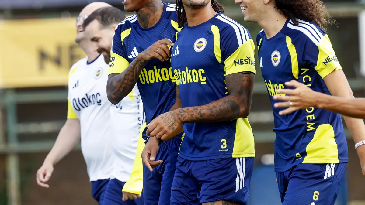 Fenerbahçe son antrenmanı tamamladı: Gençlerbirliği maçı için yola çıkıyor