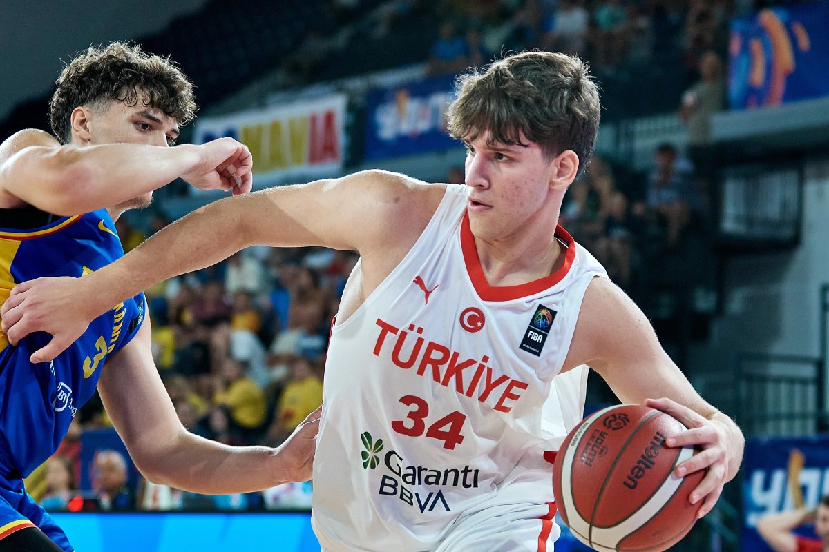 Milliler sahada fırtına gibi esti: İtalya'yı 82-60 mağlup etti