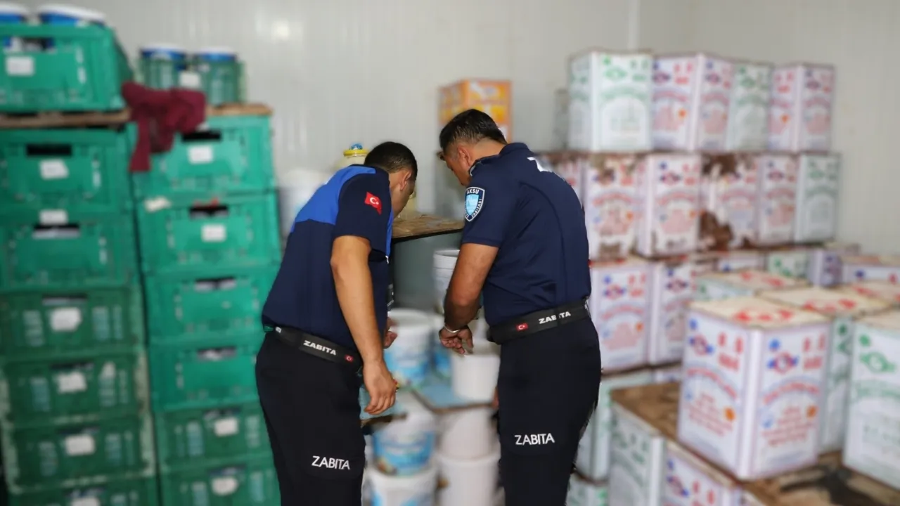 Antalya'da gıda güvenliğini tehdit eden ürünler toplatıldı