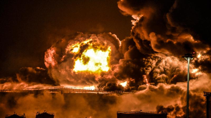 Husiler, Suudi Arabistan petrol tesislerini vurdu