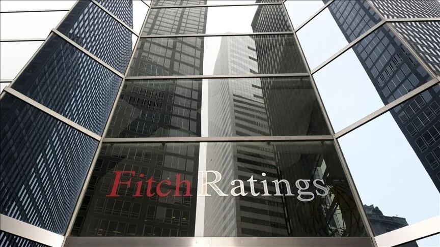 Fitch, İngiltere'nin kredi notunu AA- olarak teyit etti