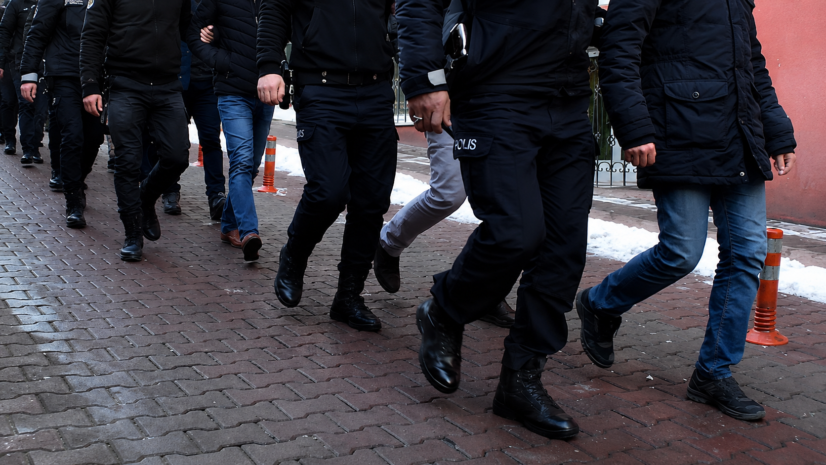 Şanlıurfa'da taşlı kavgada 3 yaralı hastaneye kaldırıldı