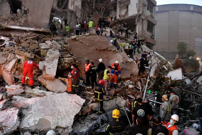 İsrail, Lübnan'daki saldırılarda sivil ölümlerini kabul etti