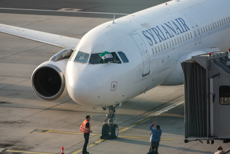 Rusya'dan Suriye'ye 1,5 yıl sonra ilk yolcu uçağı uçtu