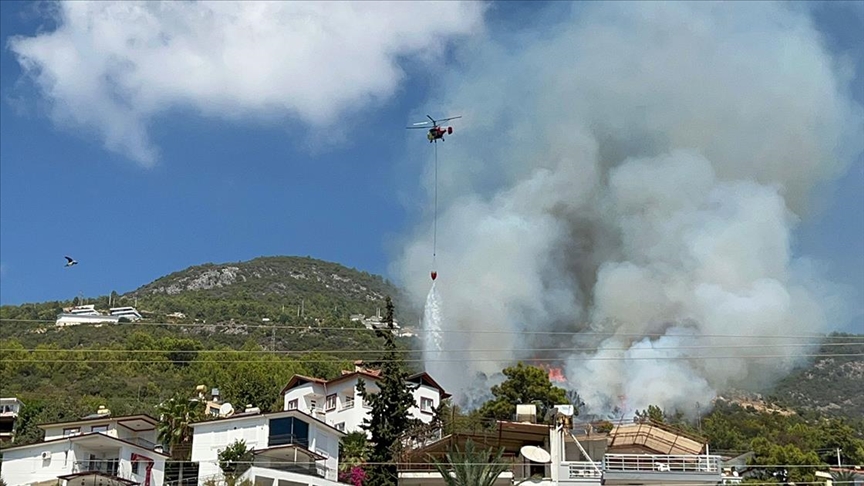 Alanya'da çıkan orman yangını kontrol altına alındı