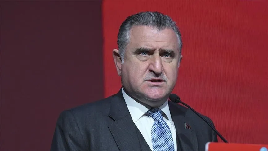 Osman Aşkın Bak: Hiçbir forma çocuğun kalbinden kıymetli değildir