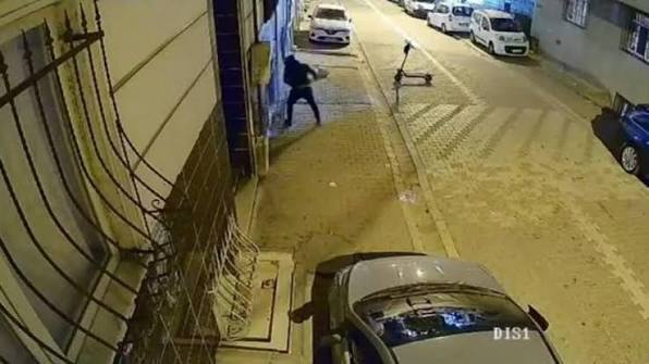 Esenyurt’ta dehşet: Bir kişi apartmanı ateşe verdi