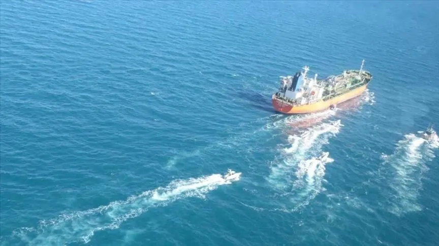 İran, BAE'ye ait petrol tankerine el koydu