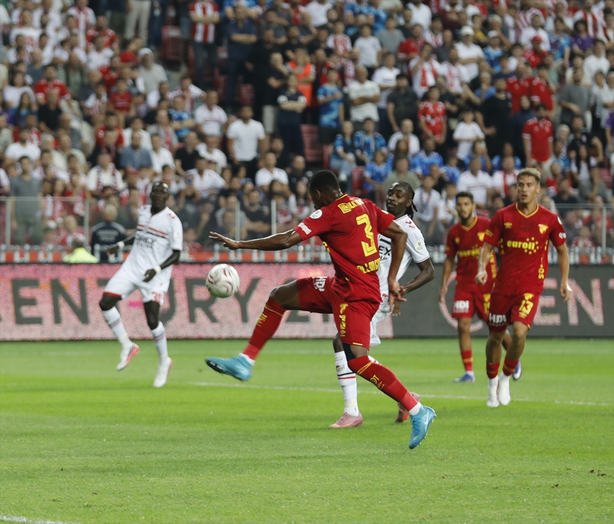 Samsunspor ilk yarıda Göztepe karşısında öne geçti