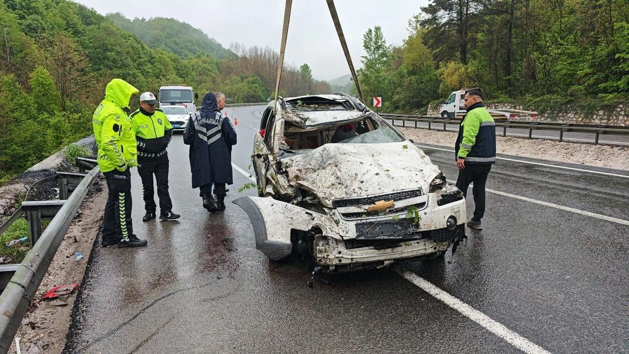 Bursa'da can pazarı: Otomobil devrildi, sürücü hayatını kaybetti