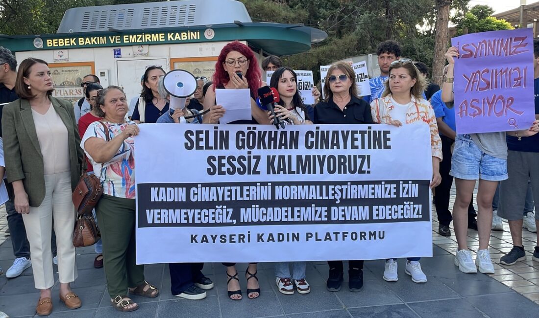 Kayseri kadın platformu Selin Gökhan'ı bıçaklayarak öldüreni protesto etti