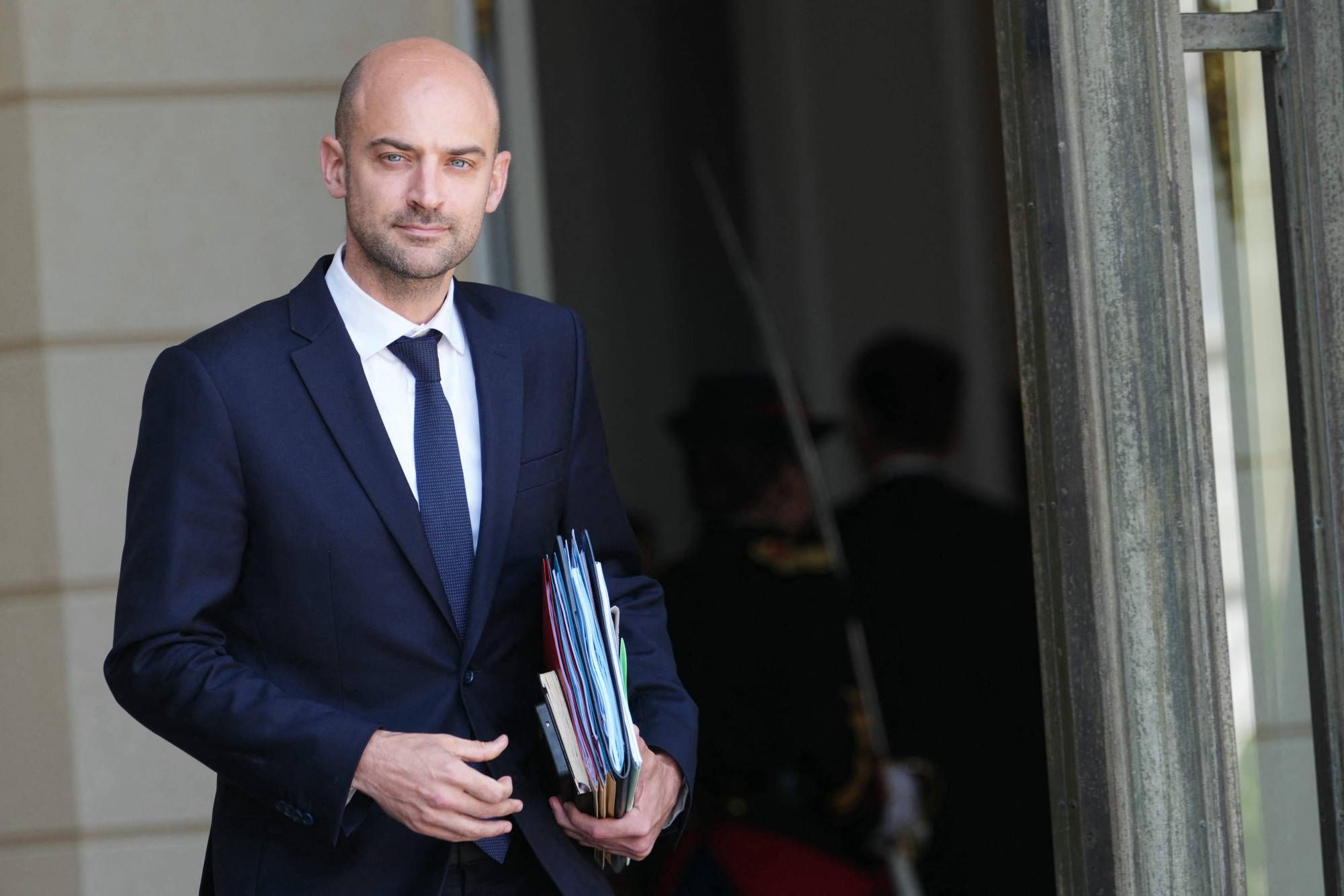 Uluslararası hukuku ihlal eden Fransız diplomatlar İran'a giriş yapamayacak