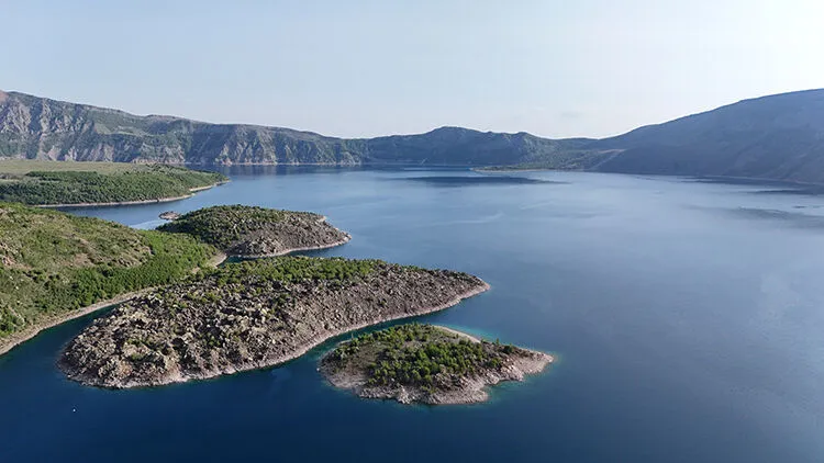 Bitlis’in doğa harikası Nemrut Kalderası milli park oldu