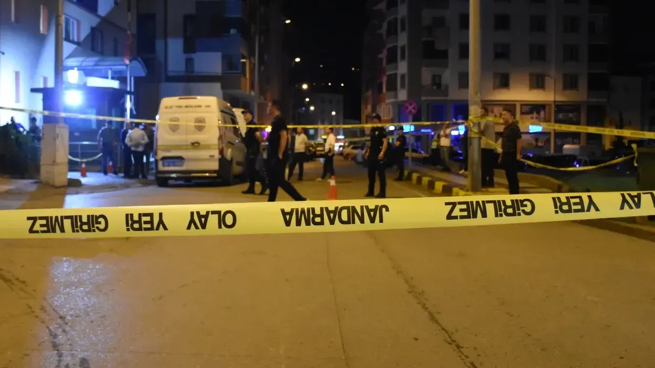 Trabzon’da emniyet bahçesine hava aracı düştü: Vali olay yerinde inceleme yaptı