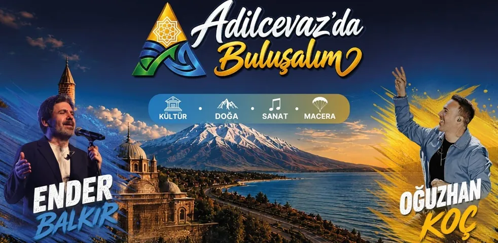 Yamaç paraşütü gösterisiyle Adilcevaz'da gökyüzü renklendi