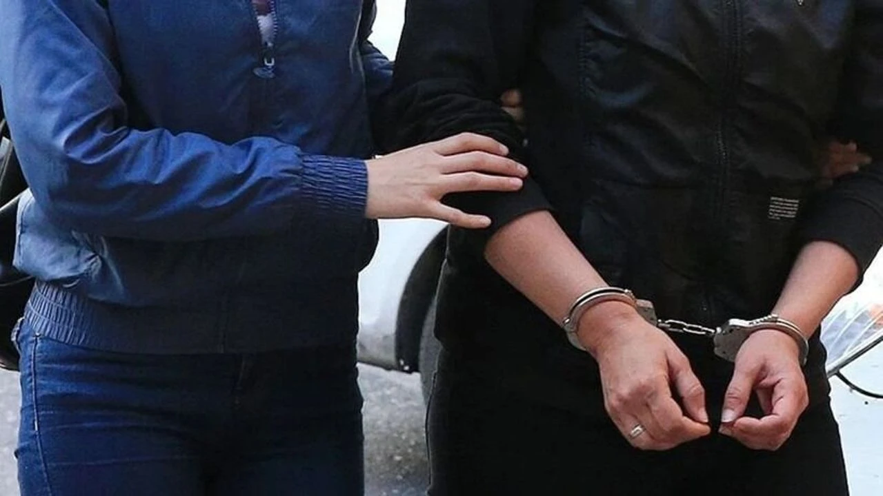Kadıköy'de uyuşturucu ile yakalanan kişi tutuklandı