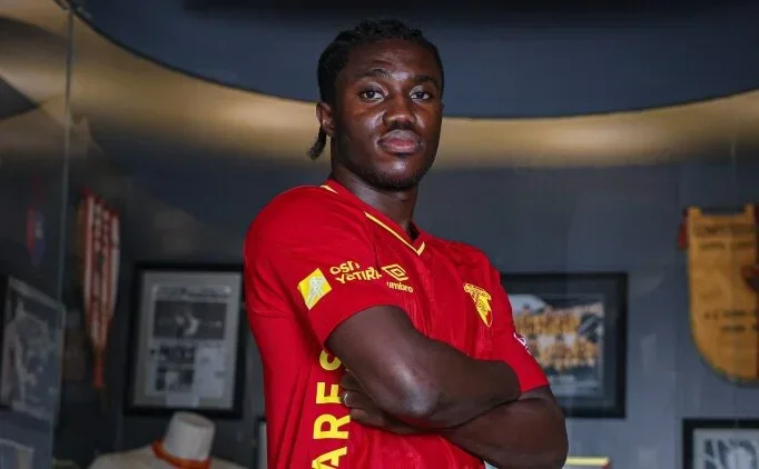 Göztepe yeni sol bekini buldu: Richard Akonnor takıma katıldı