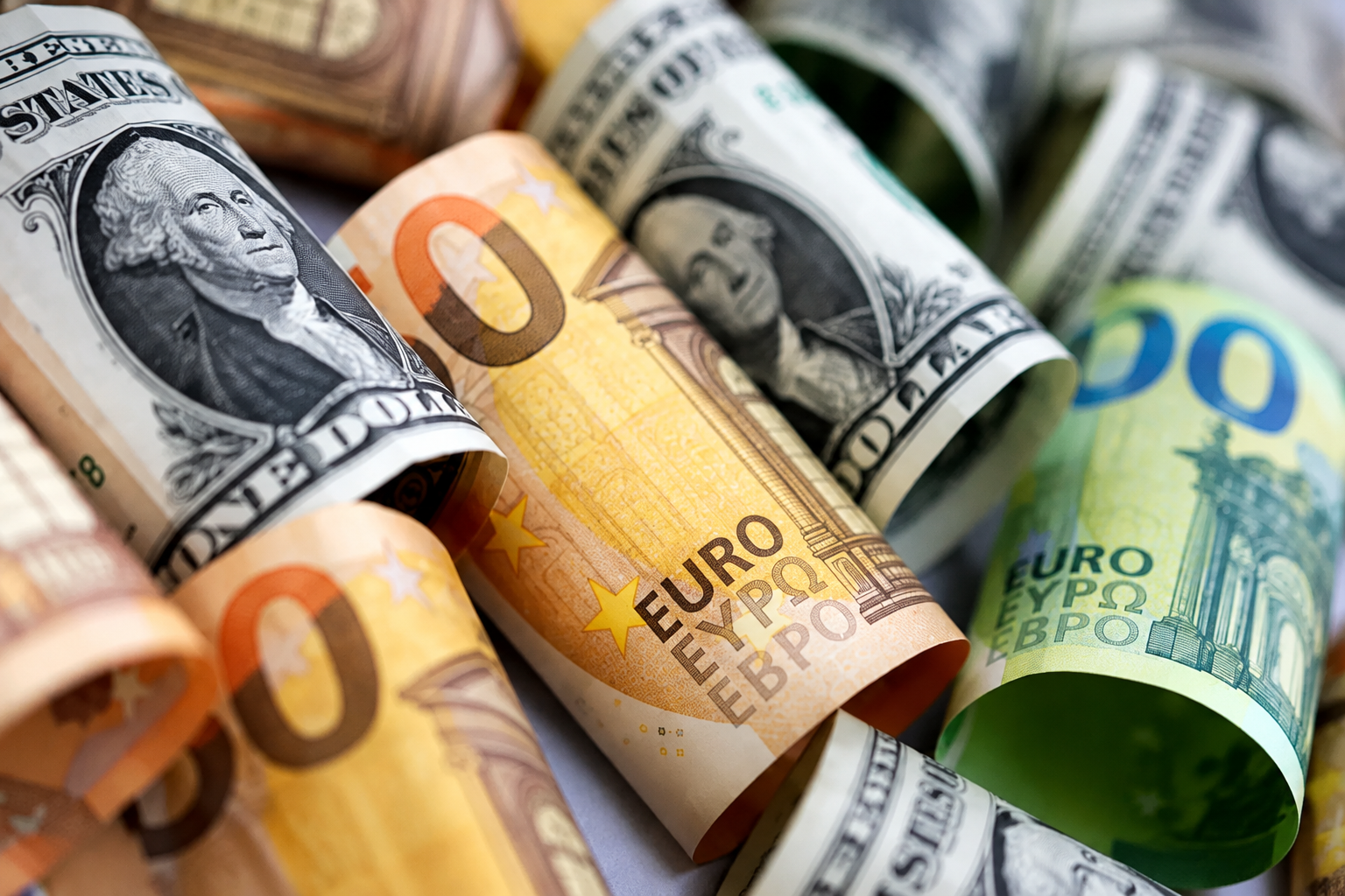 Dövizlerde kritik gün: Dolar ve euro fiyatları belirlendi