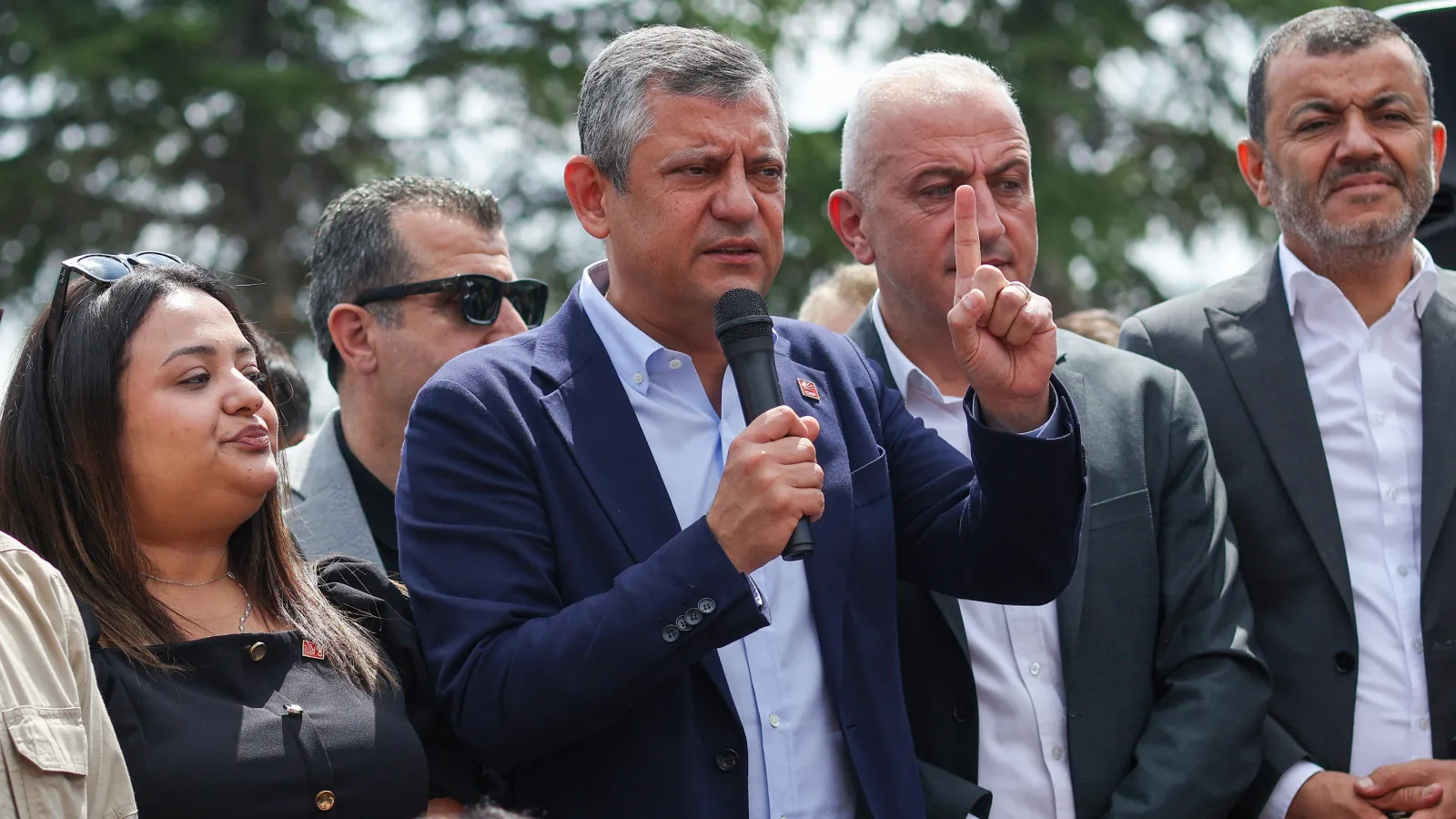Özgür Özel’den Rize’de dikkat çeken vaat: Çay ve fındığa alım garantisi vereceğiz