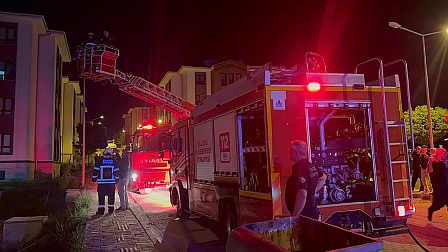 Elazığ'da apartman yangını: 16 kişi tahliye edildi