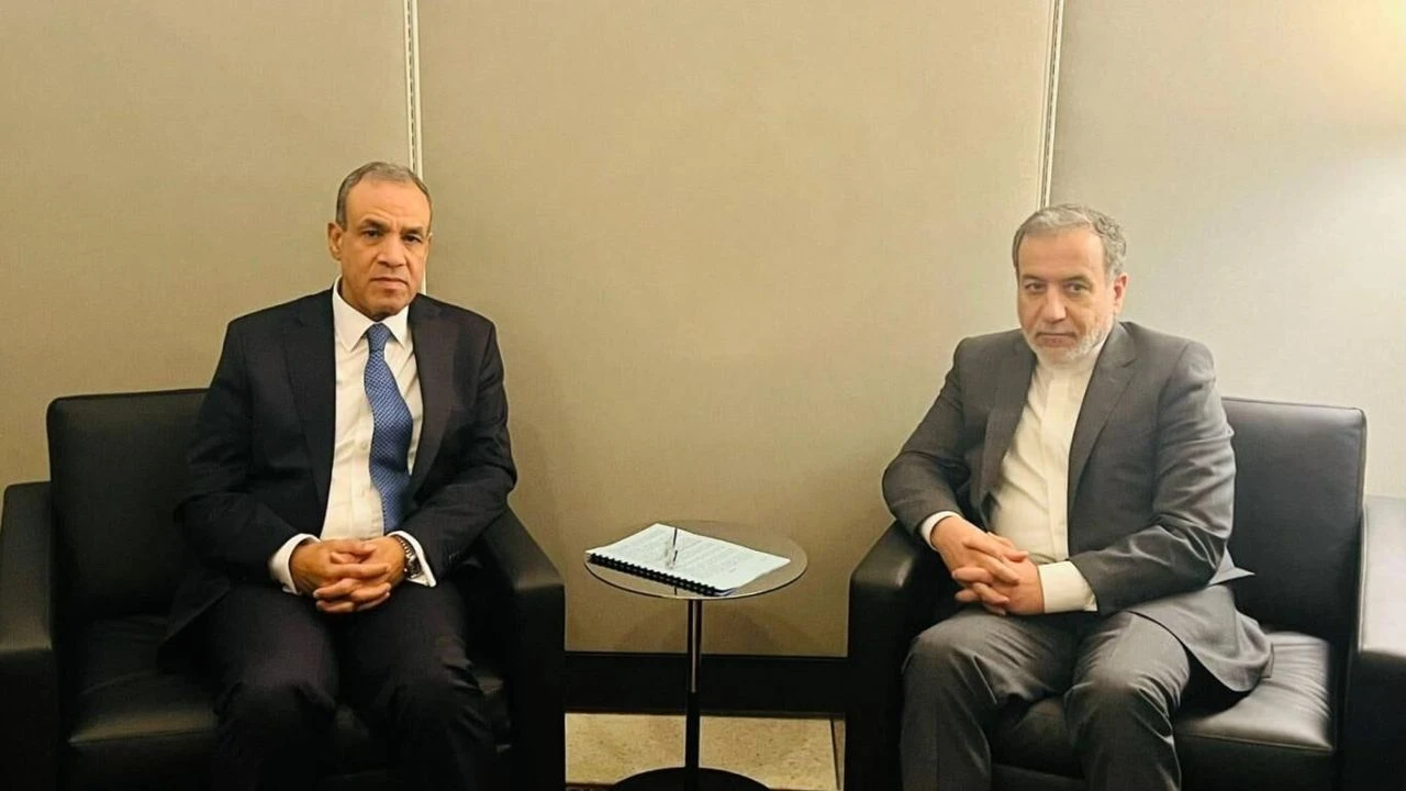 Mısır ve İran, bölgesel güvenlik için iş birliğini görüşmesi yaptı