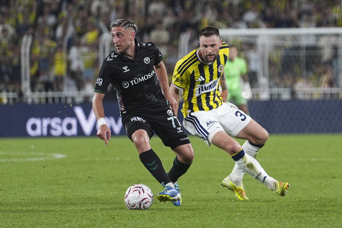 Fenerbahçe evinde fırtına gibi esti! Konyaspor'u devirdi
