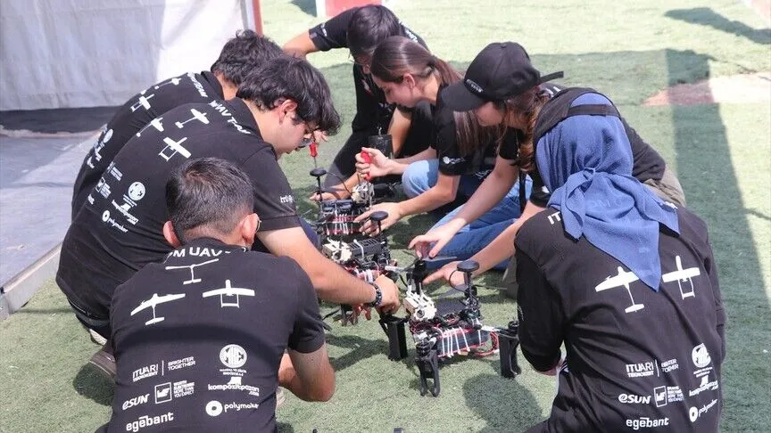 Siirt'teki İHA yarışmasında gençlerin performansı göz doldurdu