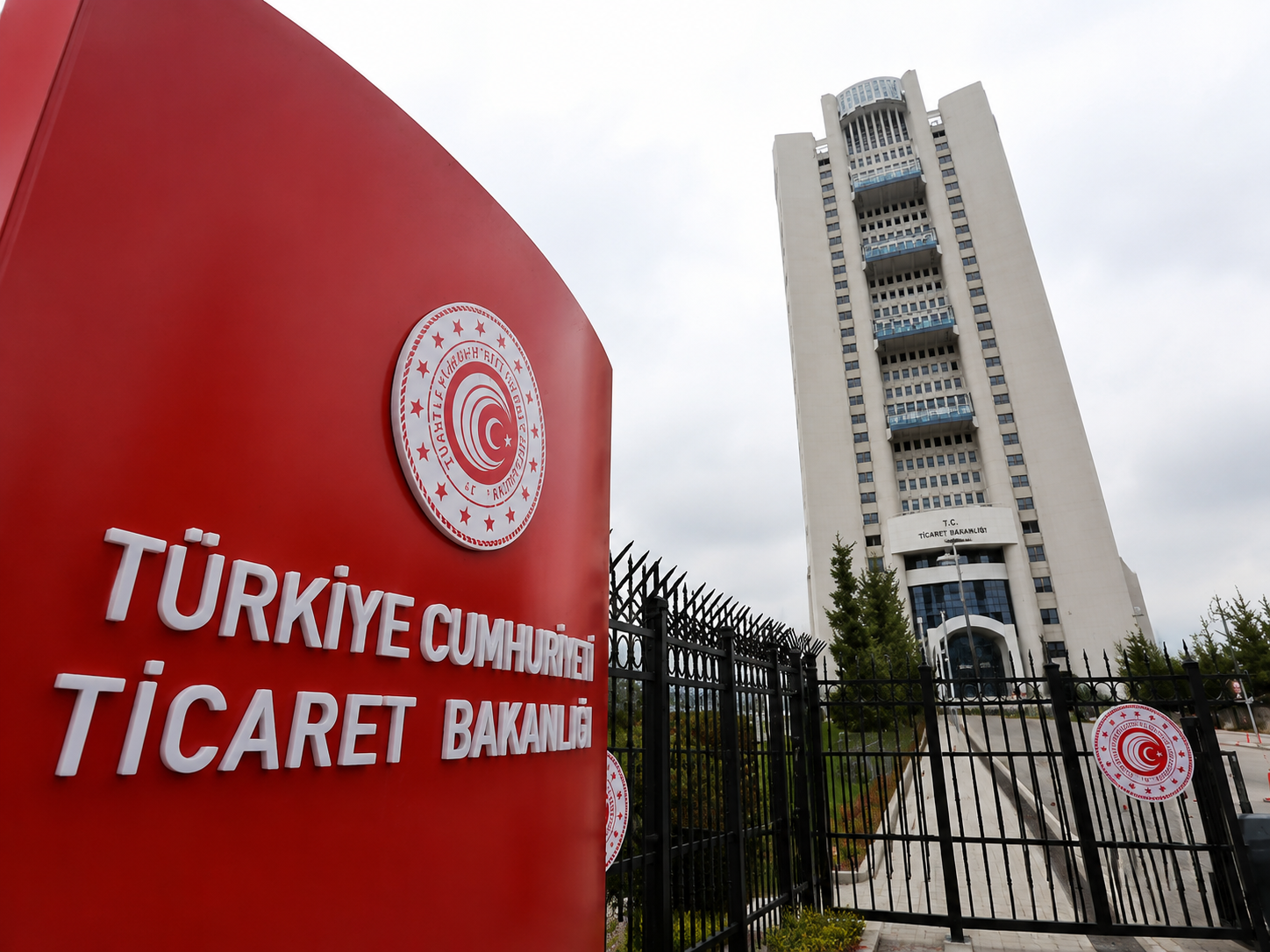 İhracatçılar uluslararası engellere karşı güçleniyor