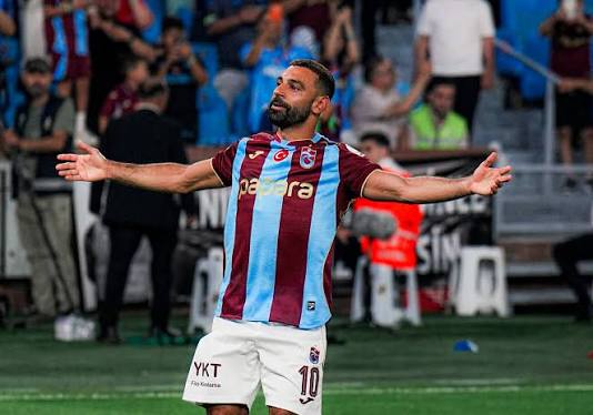 Salah sahneye çıktı: Trabzonspor Başakşehir’i 2-1 yendi