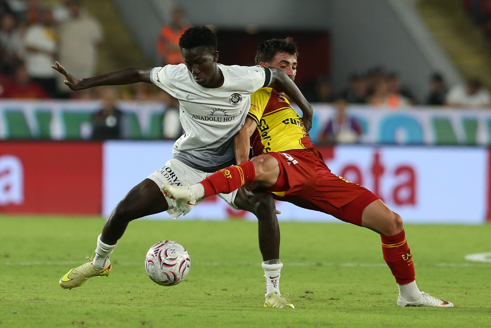 Gençlerbirliği İzmir’den 3 puanla çıktı! Göztepe’ye 1-0’lık Koita darbesi