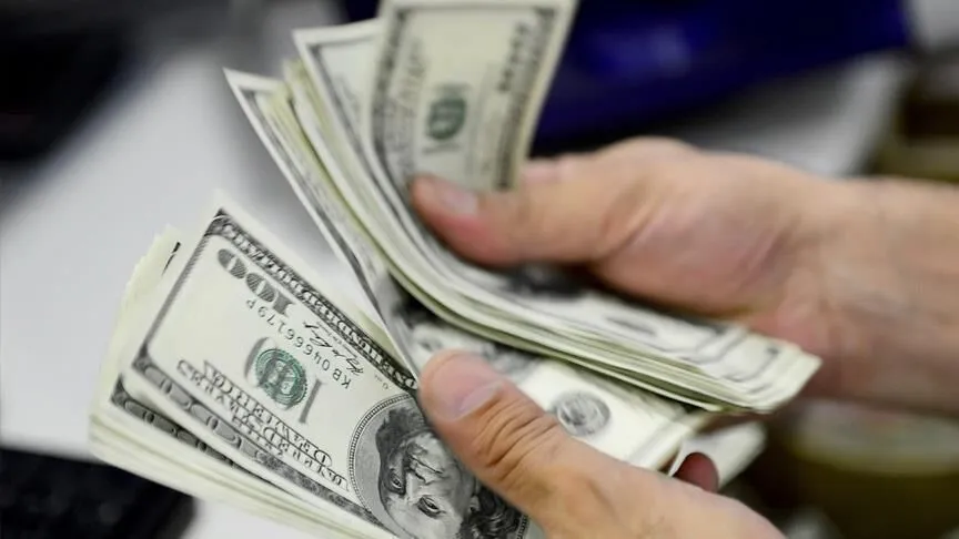 Döviz yeni haftaya yükselişle başladı