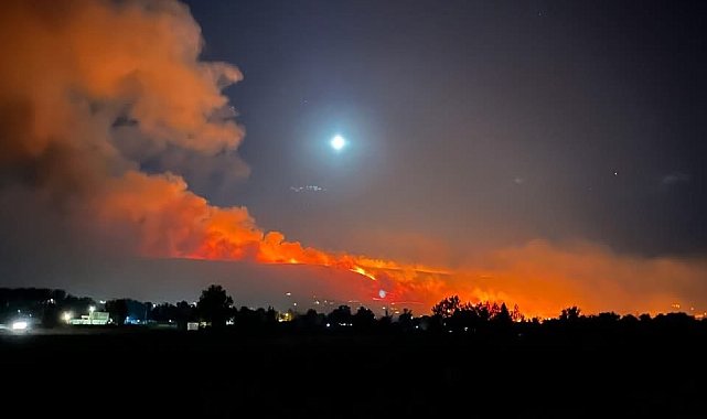 Nevada'da yangın nedeniyle 42 bin kişi evlerini terk ediyor