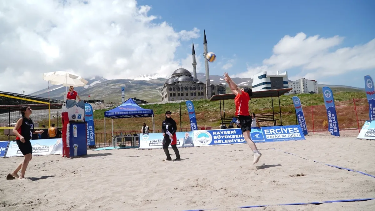 29 Ağustos'ta plaj hentbolu coşkusu Erciyes'te yaşanacak