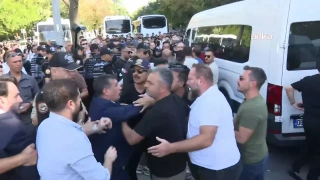 Selçuk Türkoğlu’nun düştüğü ve darp edildiği anlar kamerada
