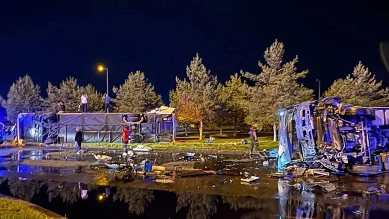 Kayseri'de otobüs ve tanker çarpıştı: 35 kişi yaralandı
