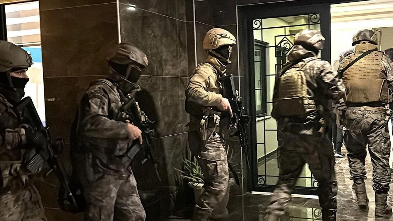 İzmir'de DEAŞ operasyonu: 26 kişi gözaltına alındı