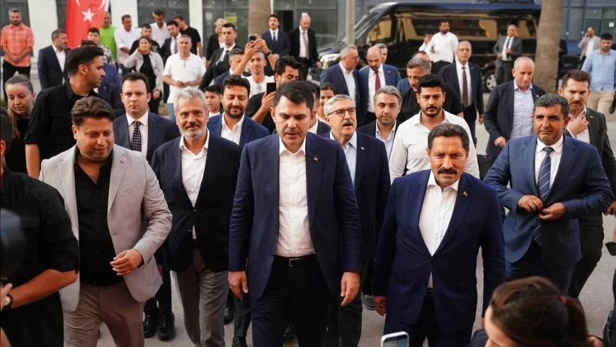 Yaşam yeniden canlanıyor: Hatay'da esnaf kepenk açtı