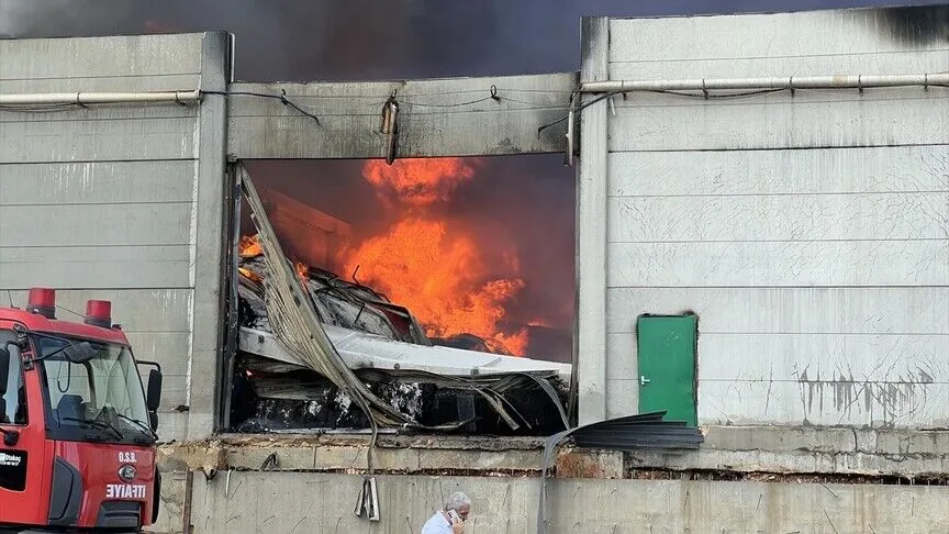 Gaziantep'teki fabrika yangını kontrol altına alındı