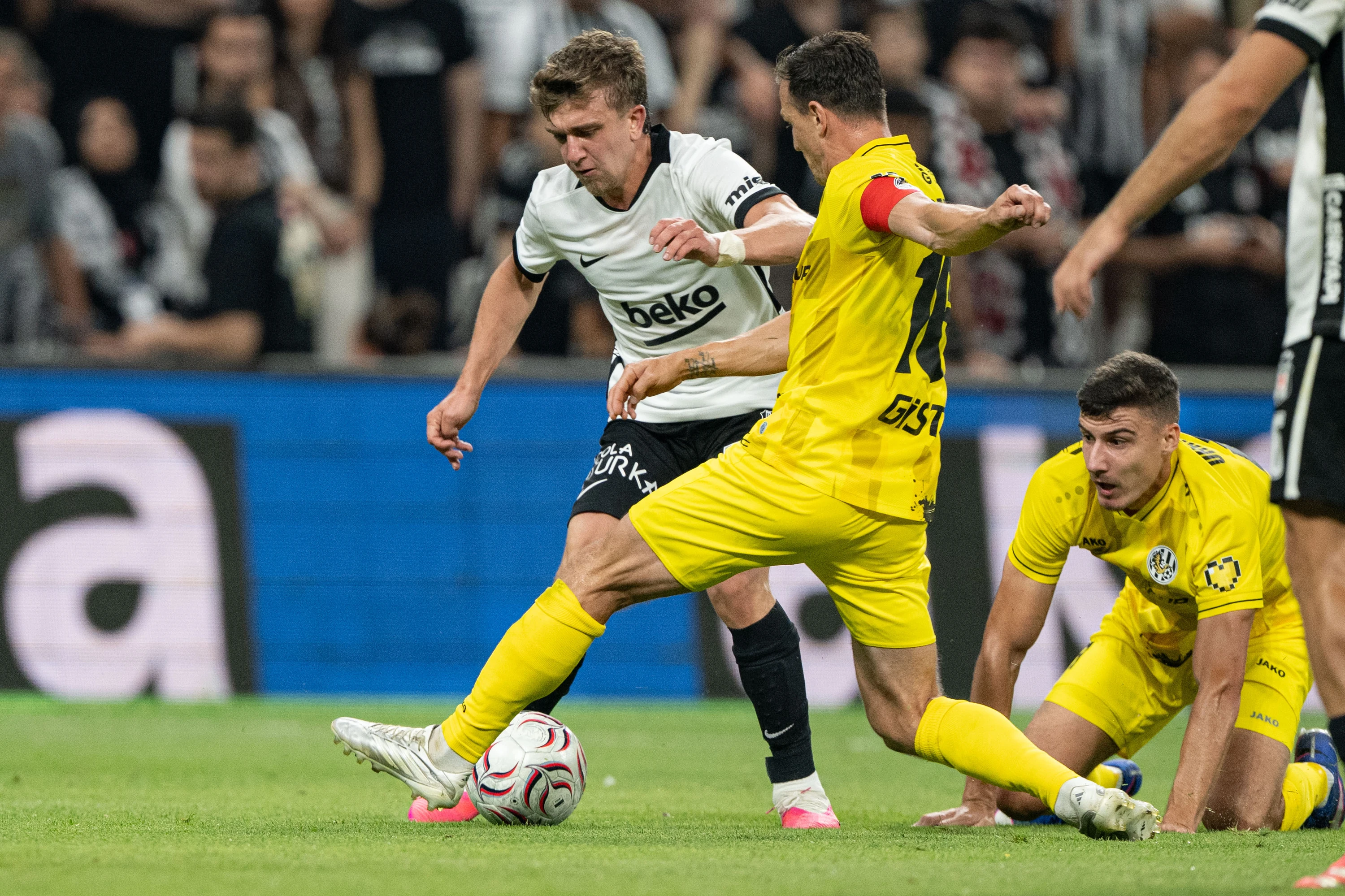 Rıdvan Yılmaz: Beşiktaş formasıyla 100. kez sahaya çıkıyorum