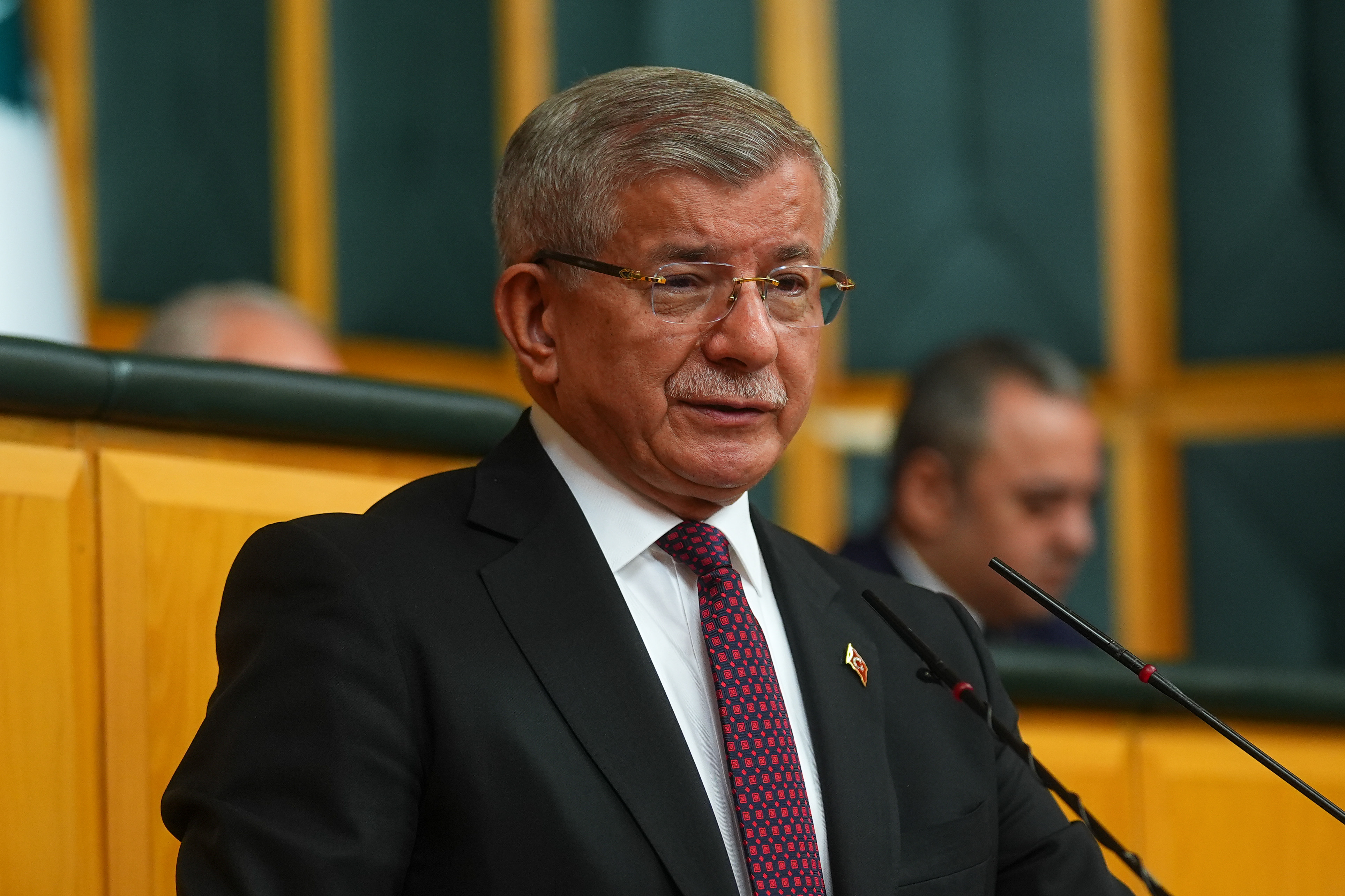 Ahmet Davutoğlu hakkında çarpıcı Katar iddiası: “Başdanışman olacak” denildi, yalanlama geldi