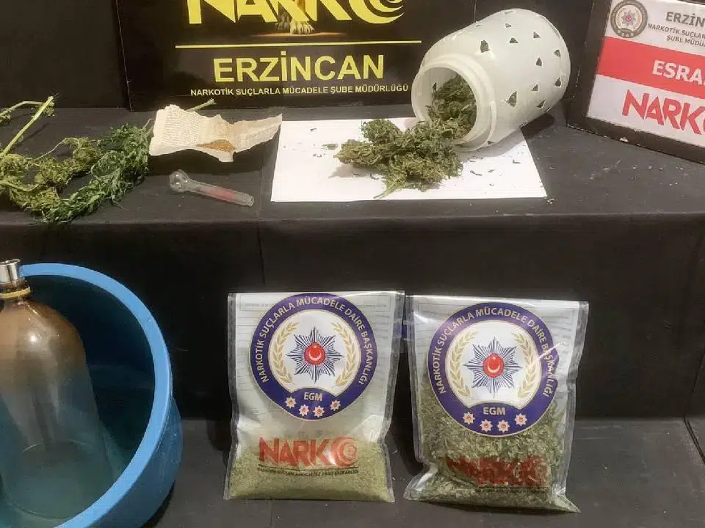 Erzincan’da film gibi operasyon: Midelerinden 137 kapsül çıktı