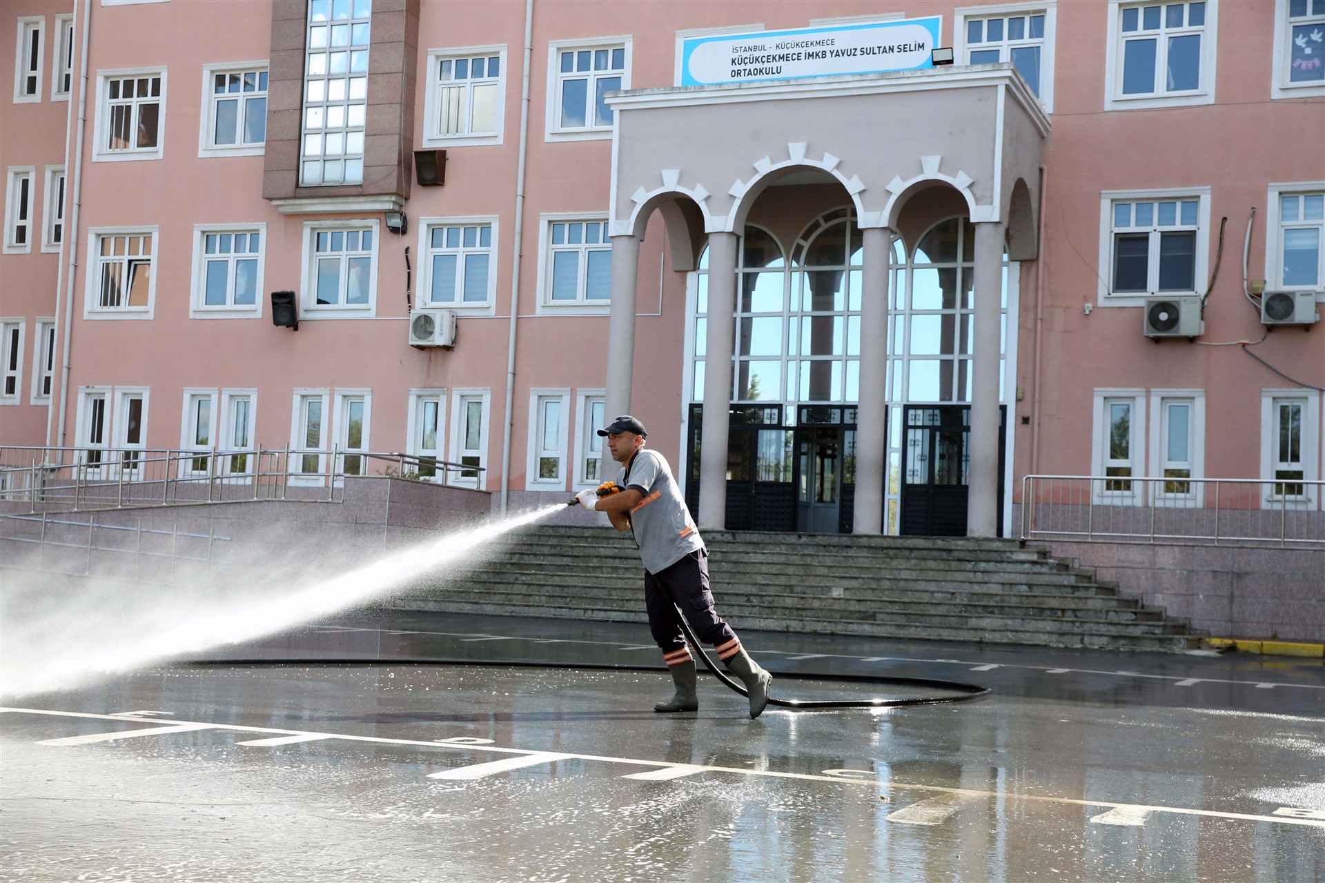Küçükçekmece'de 23 okulda bakım çalışmaları başladı