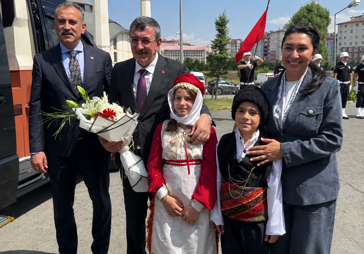 Cumhurbaşkanı Yardımcısı Cevdet Yılmaz Ağrı Valiliğini ziyaret etti