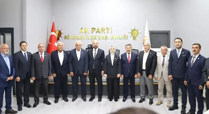 Gölbaşı’nda CHP’den toplu istifa: 6 meclis üyesi AK Parti’ye geçti