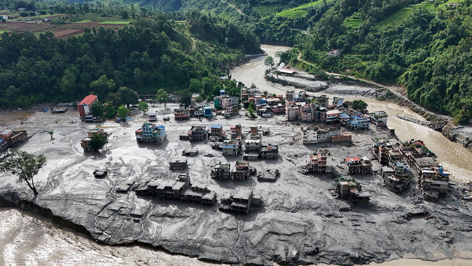 Nepal'deki selin bilançosu ağırlaşıyor: Ölü sayısı 469'a yükseldi